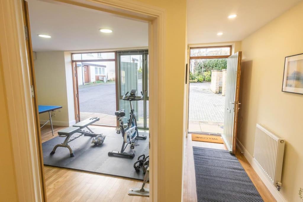 The Wellness Lodge- Gym, Table Tennis, Cinema, Parking And More! Bath Dış mekan fotoğraf