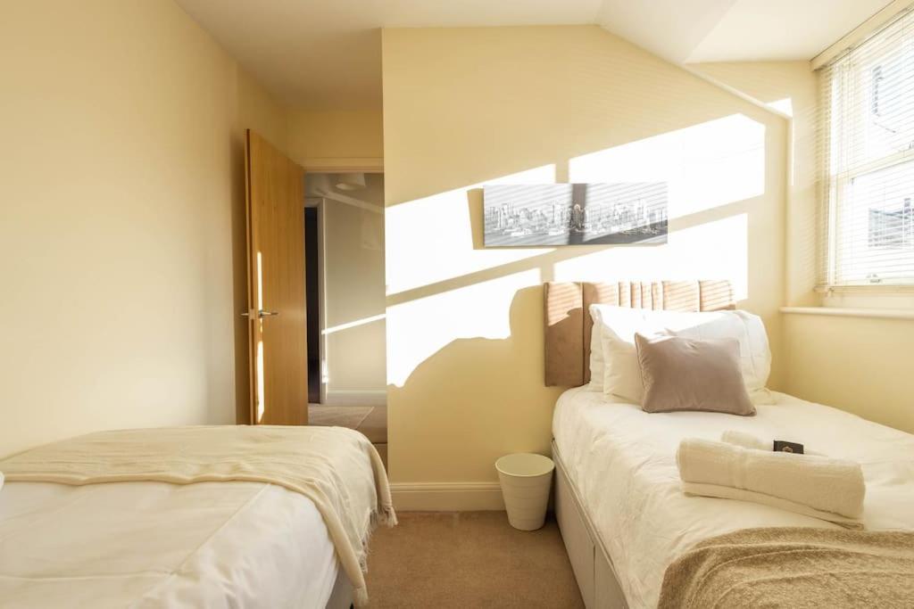 The Wellness Lodge- Gym, Table Tennis, Cinema, Parking And More! Bath Dış mekan fotoğraf