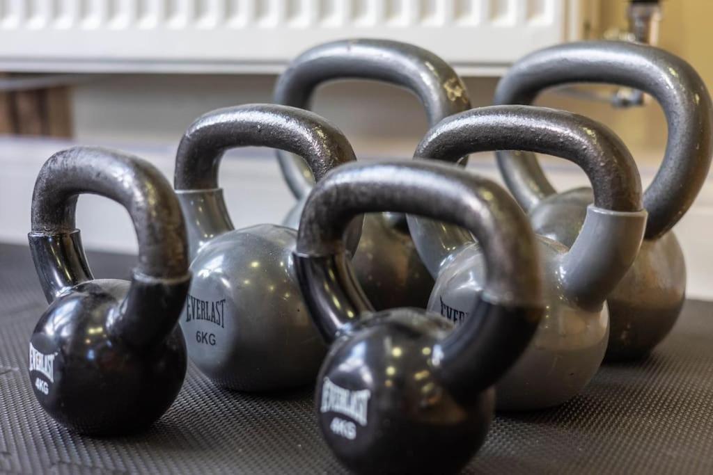 The Wellness Lodge- Gym, Table Tennis, Cinema, Parking And More! Bath Dış mekan fotoğraf